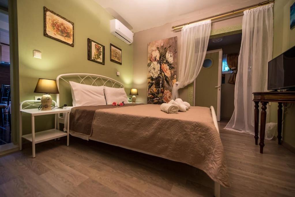 Bougainvillea House 1 Каламата Экстерьер фото