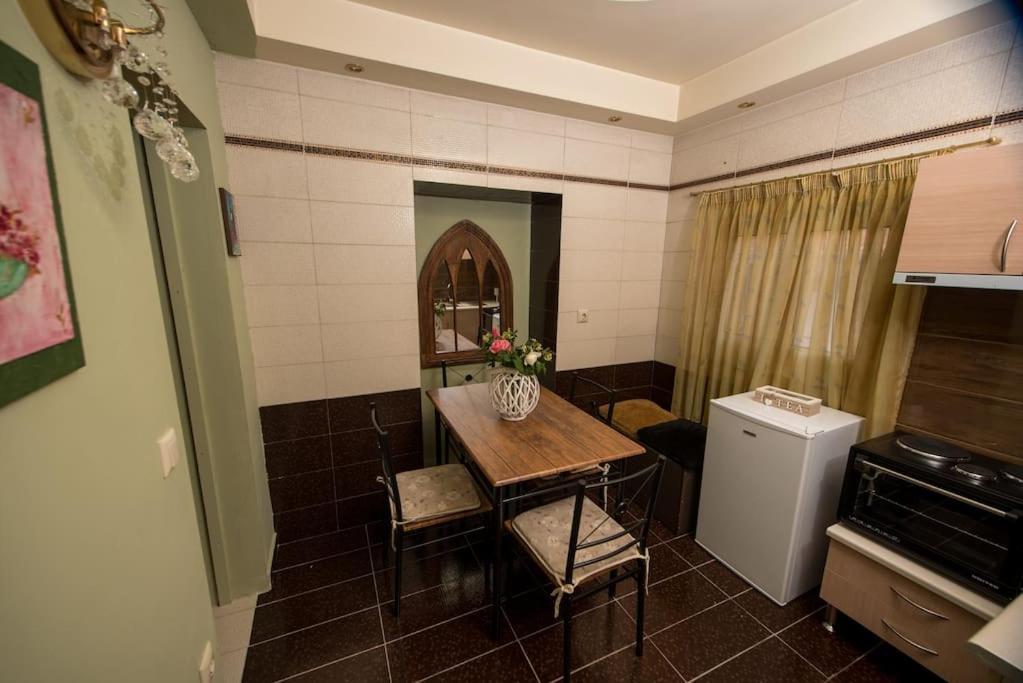 Bougainvillea House 1 Каламата Экстерьер фото
