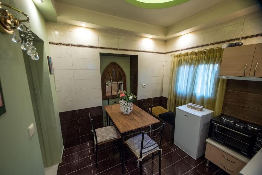 Bougainvillea House 1 Каламата Экстерьер фото