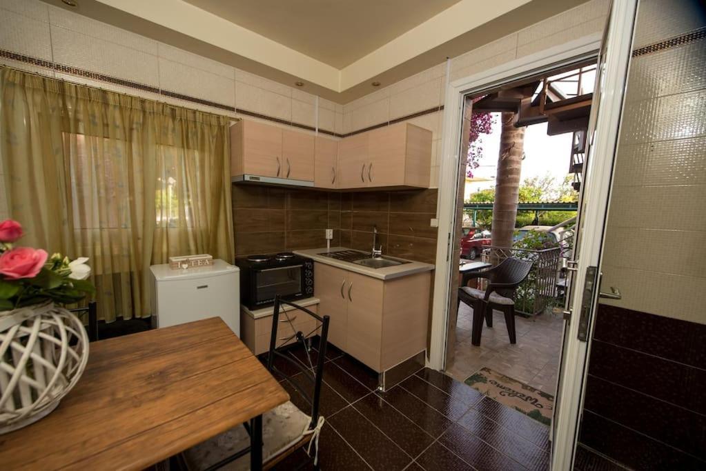 Bougainvillea House 1 Каламата Экстерьер фото
