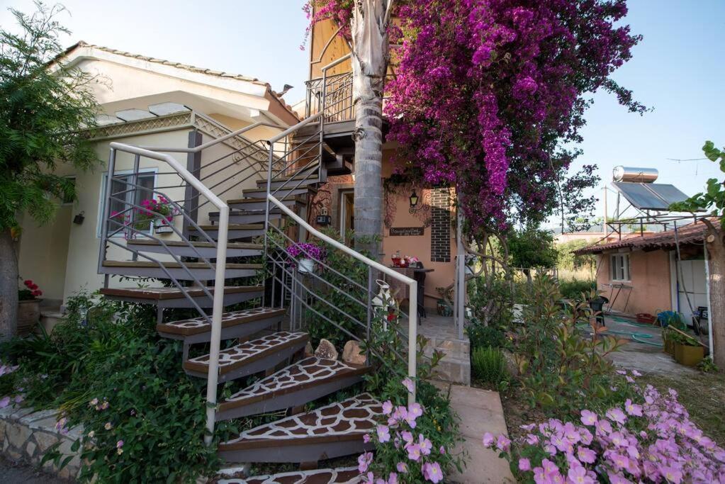 Bougainvillea House 1 Каламата Экстерьер фото